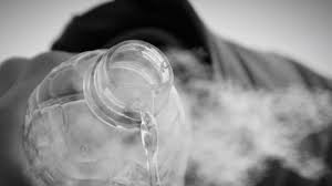 पहले शादी से किया इन्कार... जब प्रेमी ने दूसरी जगह रिश्ता तय किया तो प्रेमिका ने चेहरे पर फेंक दिया तेजाब