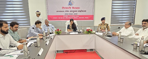 Mathura : श्रीकृष्ण जन्मोत्सव को यादगार और भव्य बनाने के लिए जोरशोर से तैयारी में जुटा प्रशासन