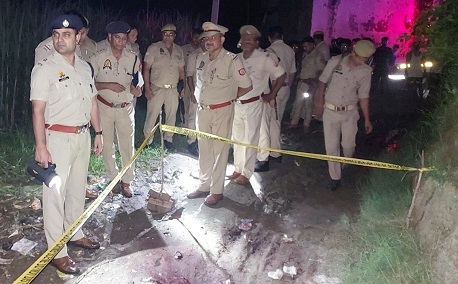 Bareilly News : पहले आंखों में मिर्च झोंकी फिर चाकू से गोदकर युवक की कर दी हत्या