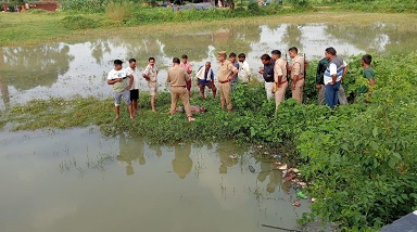 Kasganj News : लापता बच्चे का खेत में भरे पानी में उतराता मिला शव