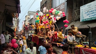 Kasganj News : धूमधाम से निकाली भगवान गणेश प्रतिमा विसर्जन यात्रा 