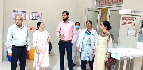 Mathura News : जिला महिला अस्पताल में सीडीओ में मिलीं तमाम अव्यवस्थाएं, एक सप्ताह में सुधार की चेतावनी