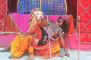 Bareilly News : स्तंभ से प्रकट होकर नरसिंह अवतार ने किया हृणयाकश्यप का वध