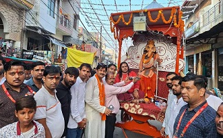 Kasganj News : रथयात्रा के साथ रामलीला महोत्सव का शुभारंभ