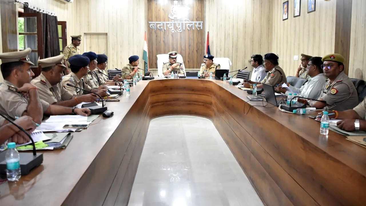 त्योहारों पर सतर्क रहें अधिकारी, कहीं कोई नई परंपरा न पड़े: एडीजी