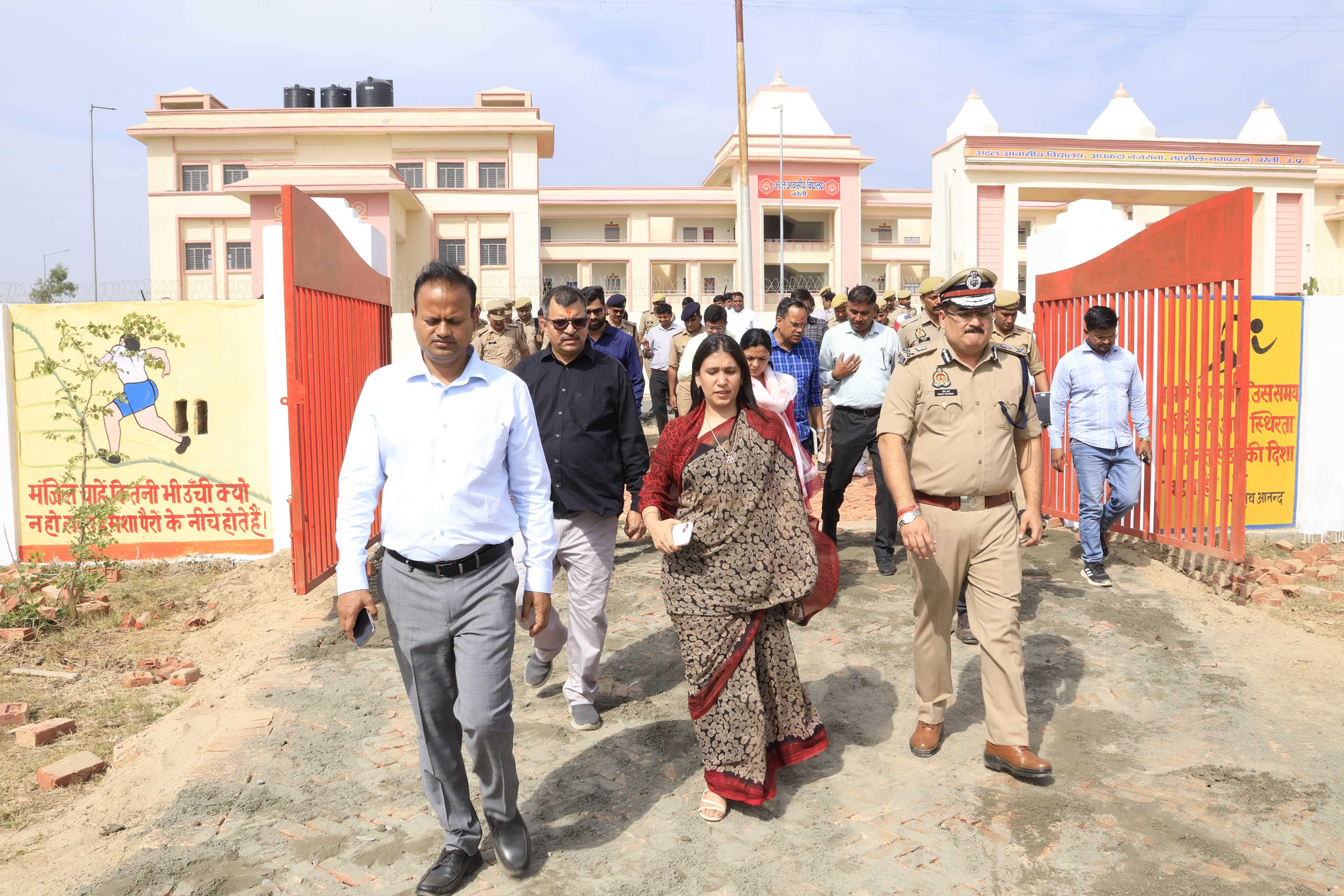 Bareilly News:मुख्यमंत्री के दौरा से पहले व्यवस्थाएं दुरुस्त करने में जुट अफसर