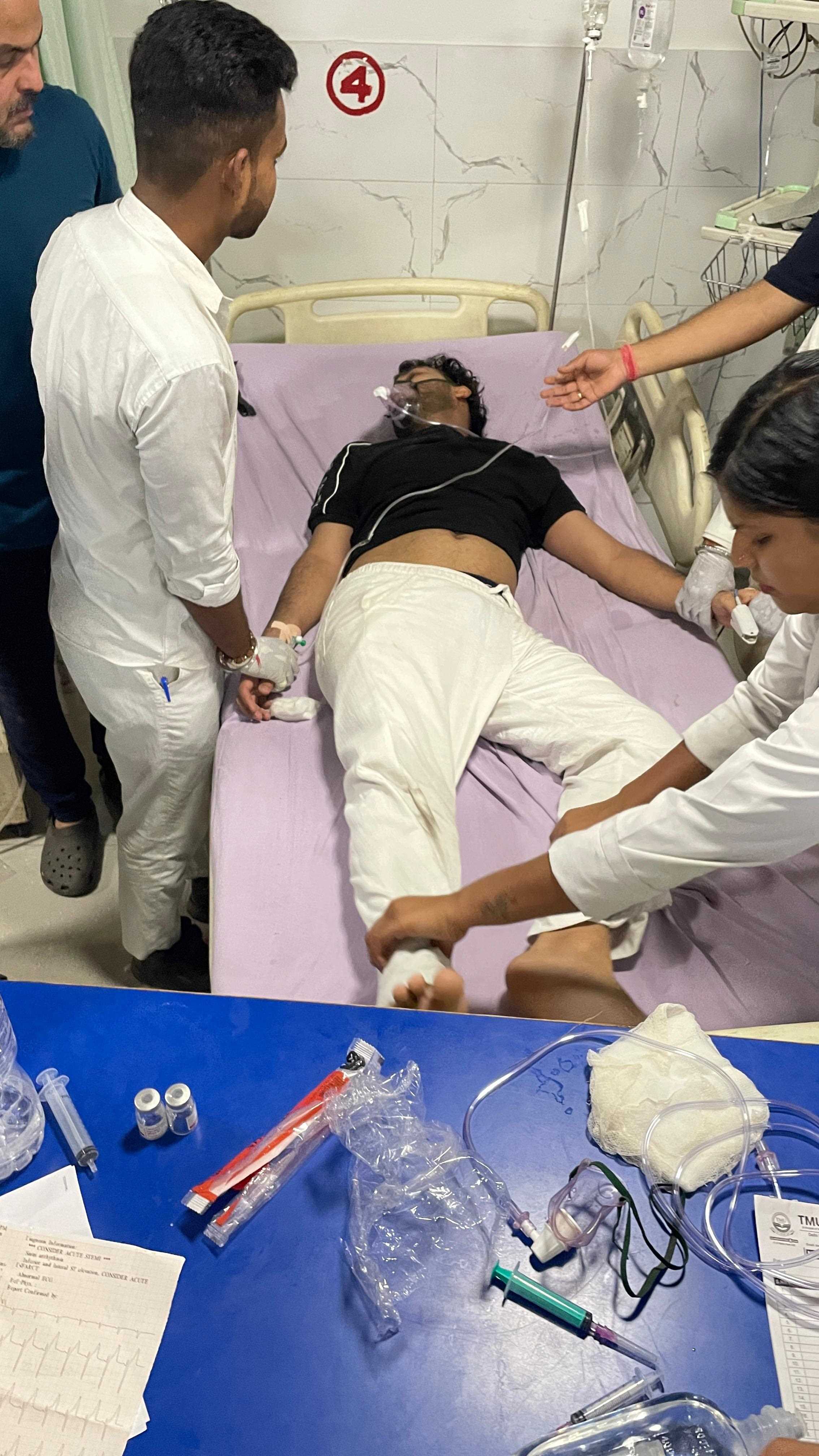 Moradabad News: टीएमयू कैंपस में बिजली गिरी, पांच छात्र झुलसे, दो की हालत नाजुक