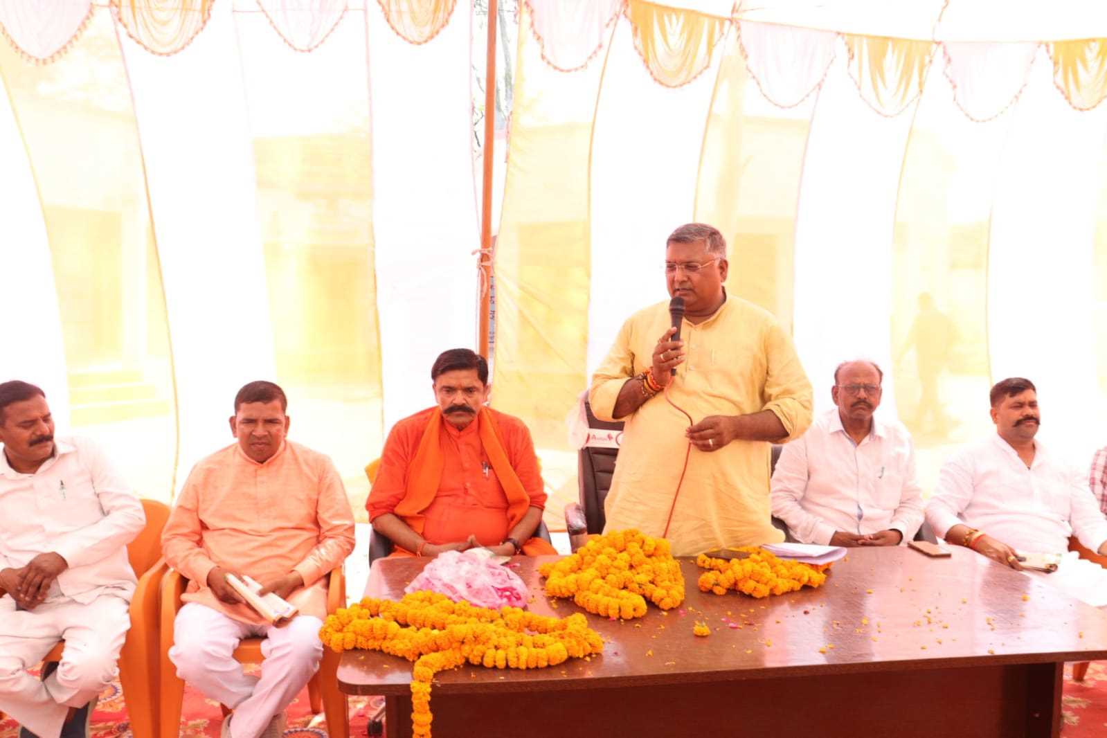 मोदी-योगी ने बेटियों और व्यापारियों को दी सुरक्षा की गारंटी: दुर्विजय शाक्य