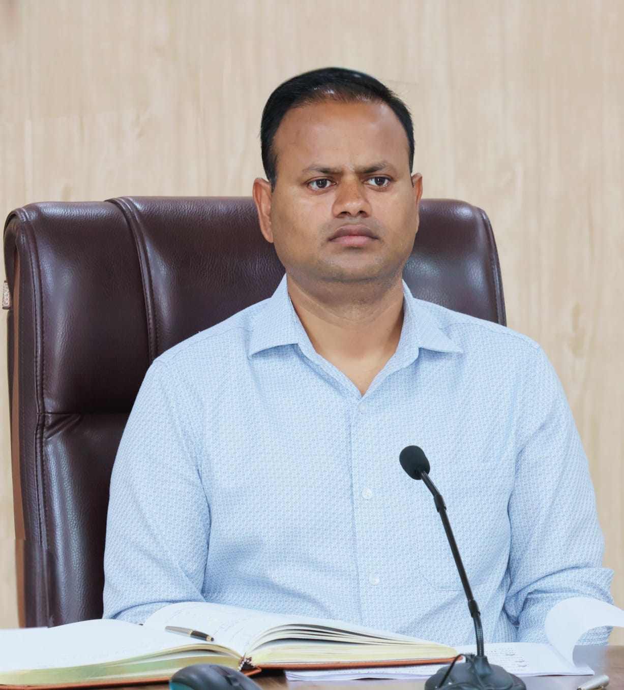 यूपी में 11 डीएम समेत 33 आईएएस का तबादला, अविनाश सिंह बने बरेली के डीएम, रविंद्र कुमार आजमगढ़ गए