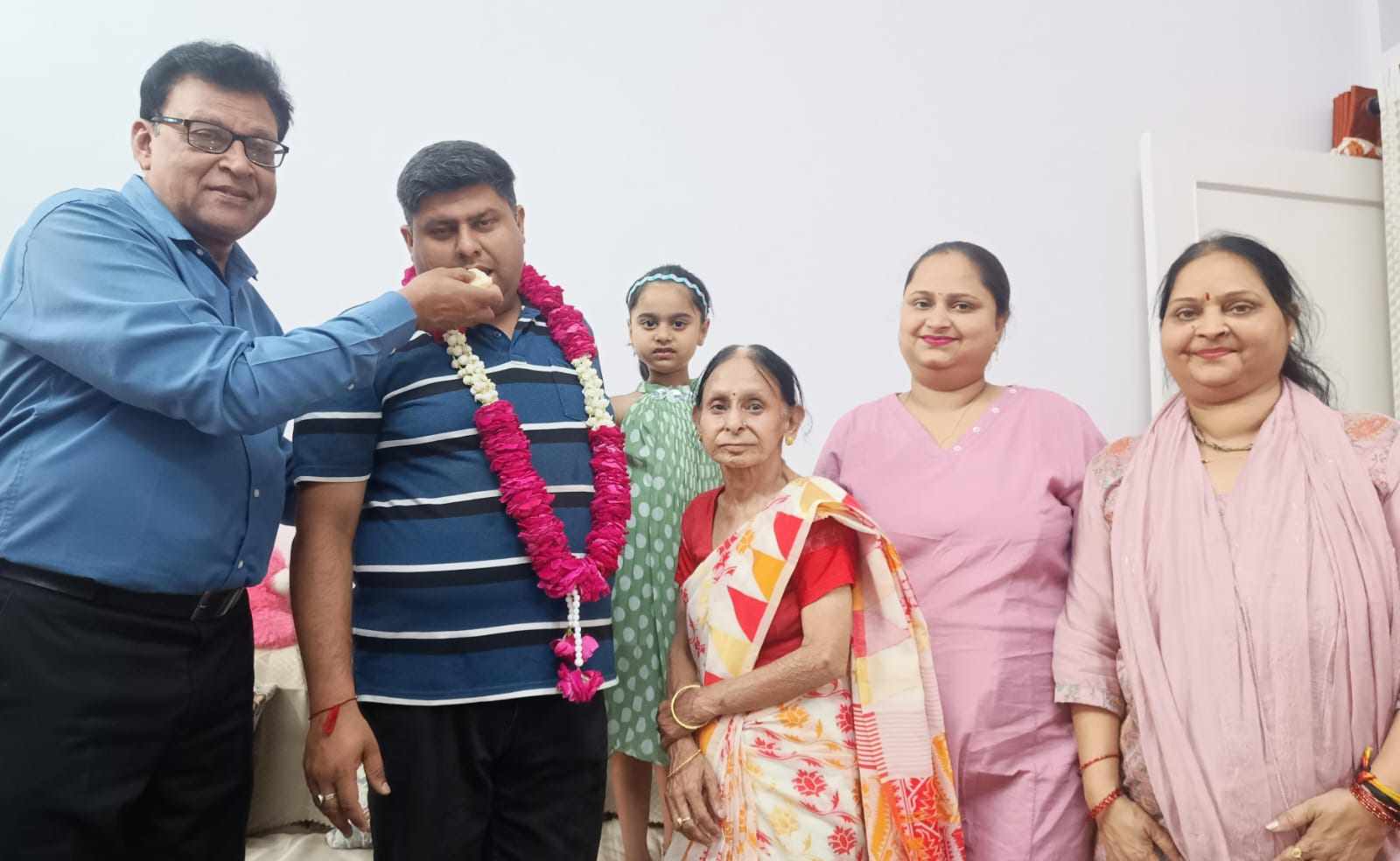 वन मंत्री के भतीजे तनुज का यूपीएसई परीक्षा में चयन, किसान की बेटी सृष्टि बनीं आईएएस अधिकारी