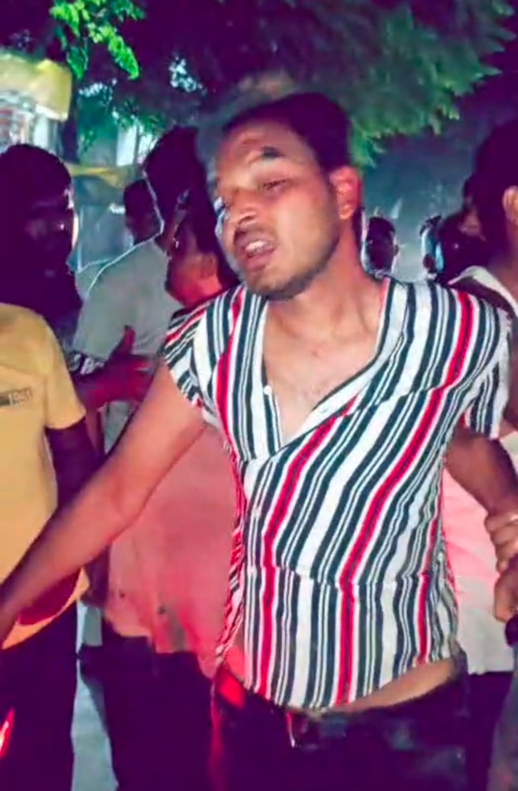 Kasganj News: व्यापारी को चोर समझकर पीटा, 25 के खिलाफ एफआईआर