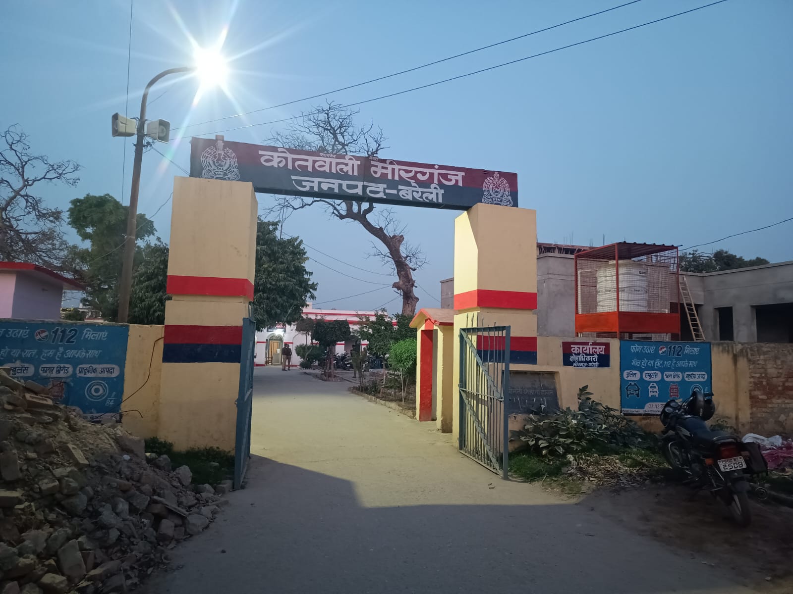 Bareilly News: हाईवे किनारे होटल से सामान ले गए चोर, पुलिस ने तीन दिन बाद भी नहीं लिखी रिपोर्ट