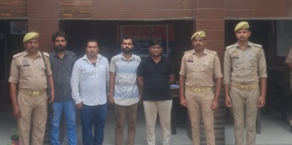 शीशगढ़ में सड़क पर पुलिस से भिड़े शराबी...हवालात में पहुंचे तो गिड़गिड़ाने लगे