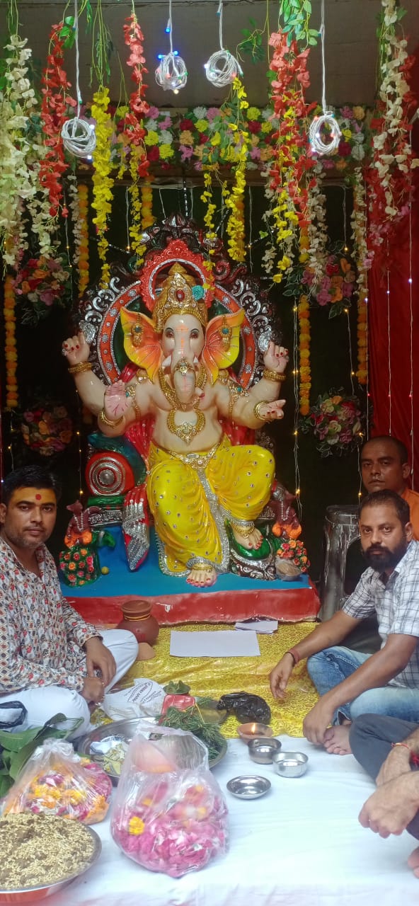 जिले में घर, मंदिर और पंडालों में स्थापित किये गये तीन हजार गणपति बप्पा की प्रतिमाए