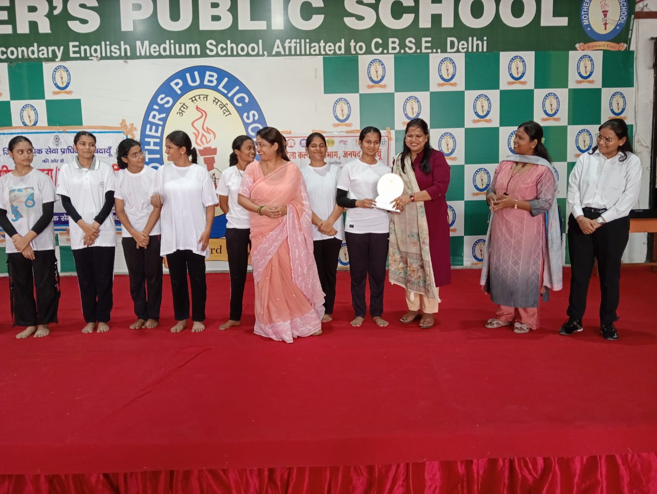 Badaun News राष्ट्रीय खेल दिवस: तन आौर मन को स्वस्थ रखने के लिए खेल जरूरी-एडीजे 