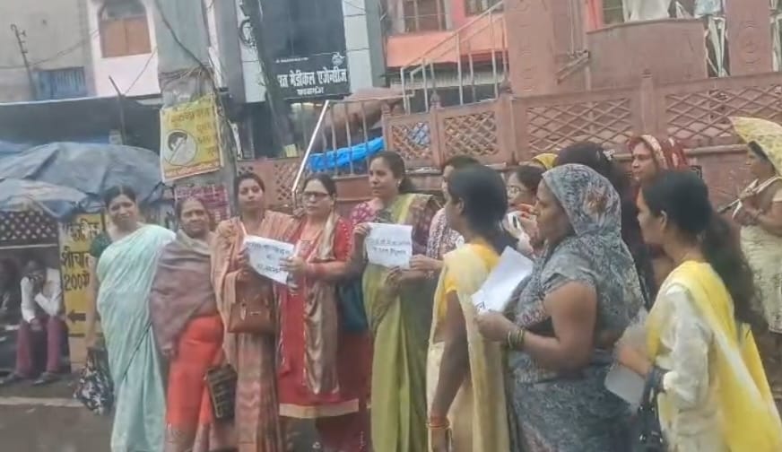 Kasganj news _मोदी की मां पर अभद्र टिप्पणी, कांग्रेस में अनुचित लोगों की आमद