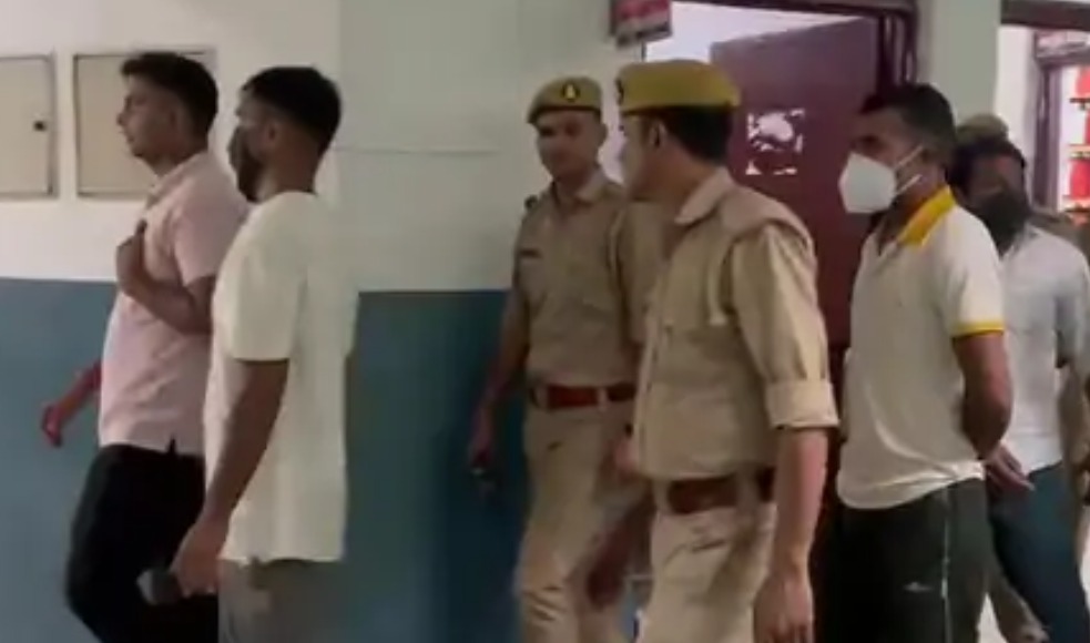 अमरोहा में स्मैक तस्करी का खुलासा: दो सिपाही समेत 6 गिरफ्तार, 40 लाख की स्मैक बरामद