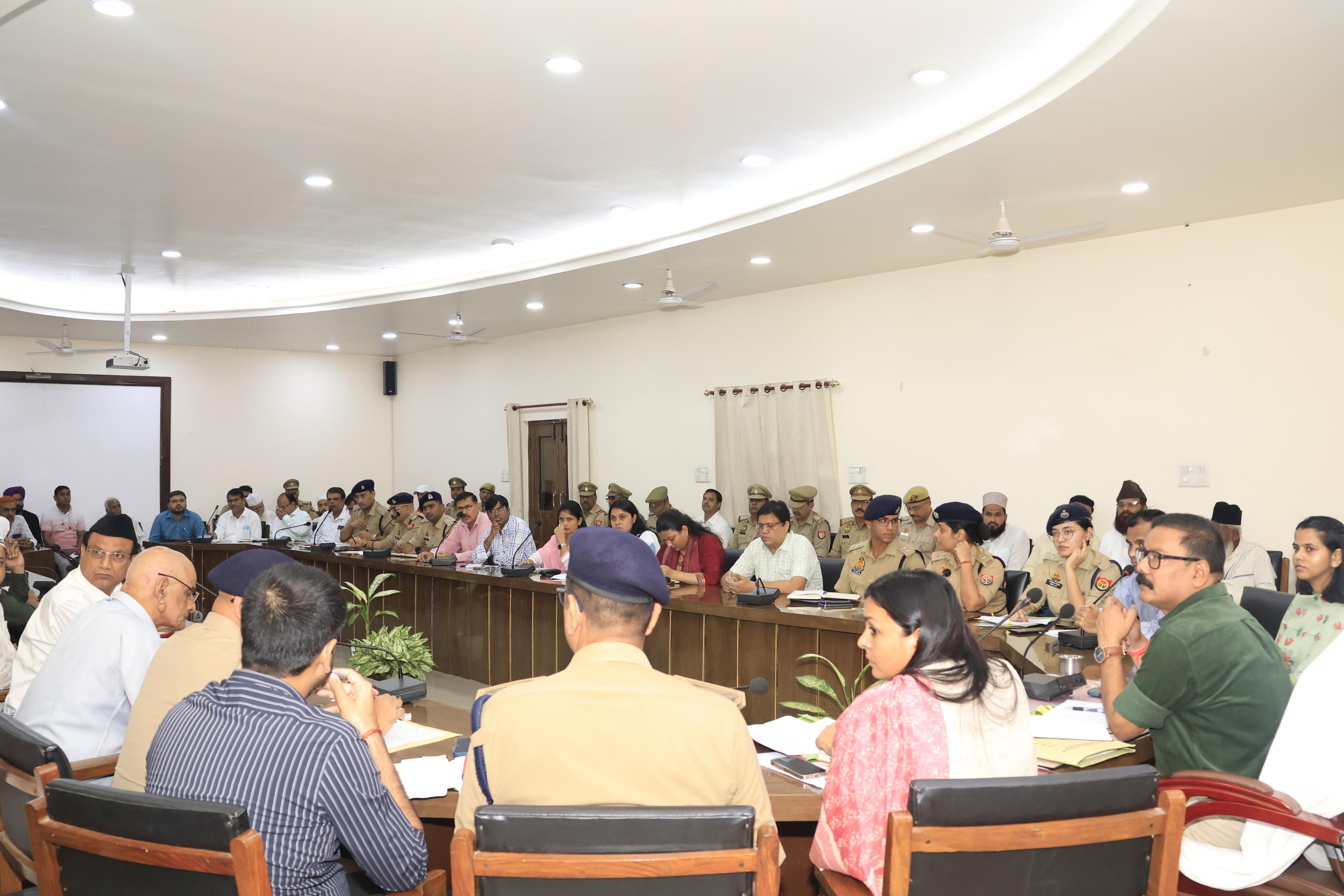 Bareilly:बारावफात को लेकर प्रशासन सख्त, जुलूसों में डीजे पूरी तरह बैन