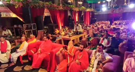 Mathura: बांसुरी की तान और तबला-पखावज की जुगलबंदी पर झूम उठे श्रोता