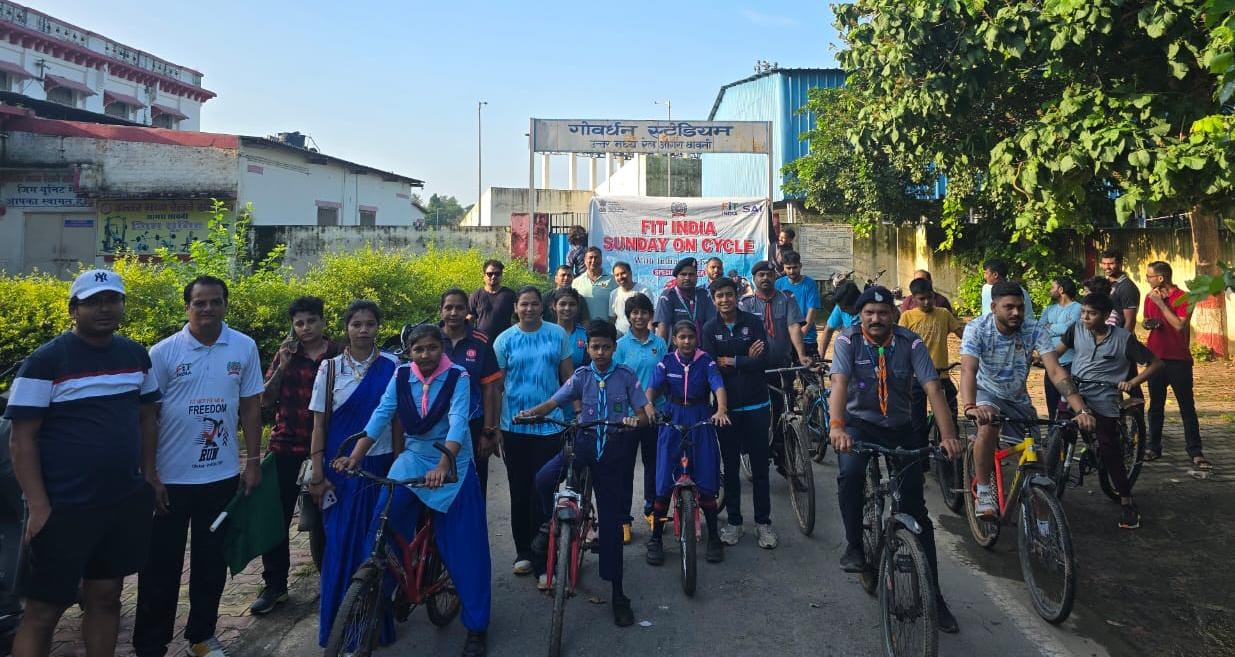 Mathura:फिट इंडिया मिशन के तहत आगरा रेल मंडल में ‘संडे ऑन साइकिल’ रैली का आयोजन