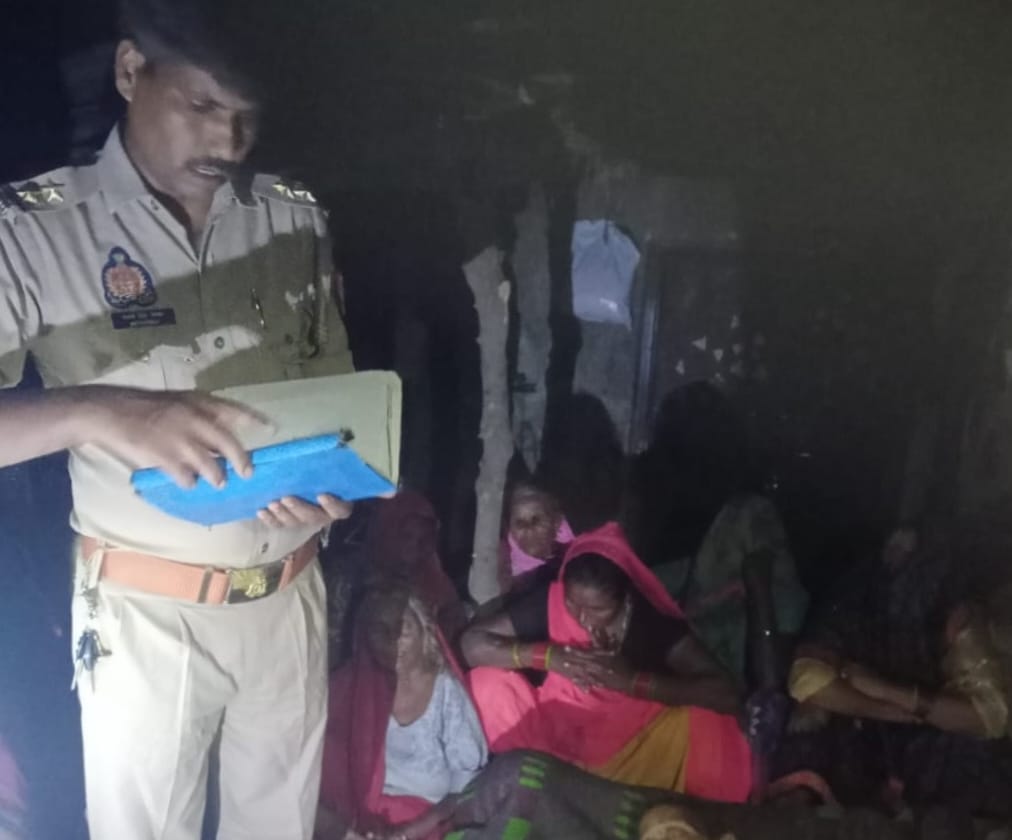 Kasganj news: बुजुर्ग की मौत के बाद अस्पताल में हंगामा, डॉक्टर पर गलत दवा देने का आरोप