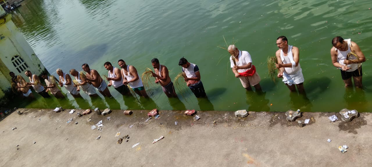 Kasganj News:  पितरों को तृपण करने का प्रमुख मार्ग है हरपदीय गंगाकुंड