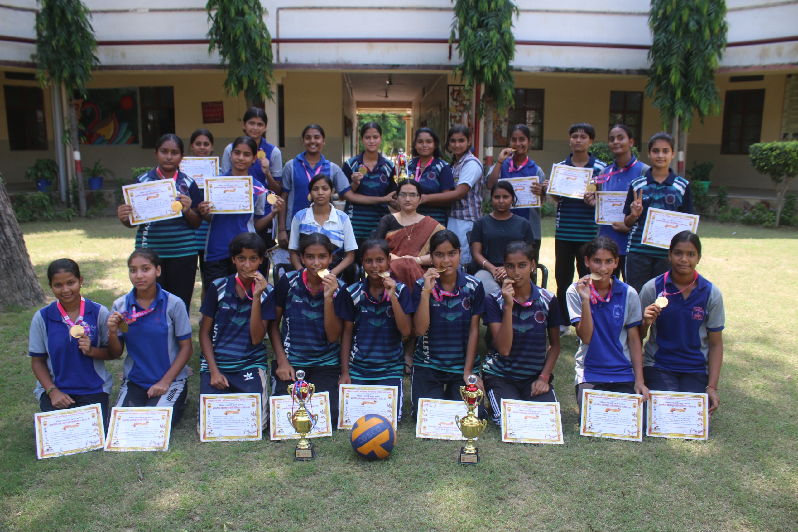 Mathura News: प्रांतीय वॉलीबाल प्रतियोगिता में रतनलाल विद्यालय की छात्राओं का दबदबा