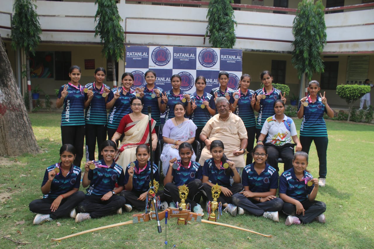 Mathura News: राज्य स्तर पर रतनलाल कॉलेज की छात्राओं का शानदार प्रदर्शन, जीते कई स्वर्ण पदक