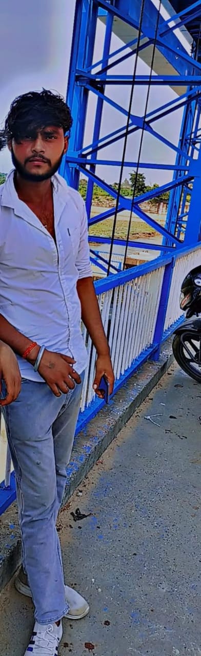 Kasganj news सड़क हादसे में बाइक मैकेनिक युवक की मौत, साथी घायल