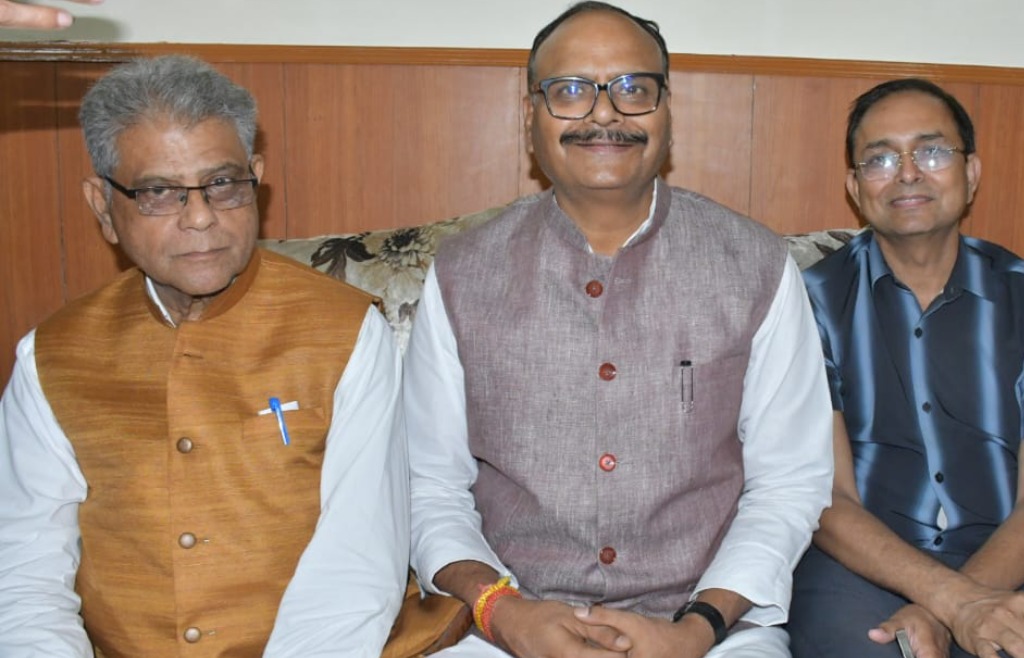 Bareilly-News: बरेली पहुंचे डिप्टी सीएम बृजेश पाठक: सपा-कांग्रेस पर साधा निशाना, कहा- योगी राज में कानून-व्यवस्था सबसे मजबूत