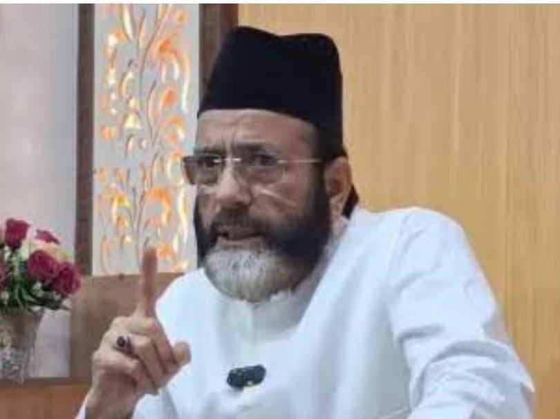 Bareilly News- आईएमसी प्रमुख मौलाना तौकीर ने प्रशासन को दी चेतावनी, प्रदर्शन करने से रोका तो बिगड़ेगा माहौल बोले, पुलिस हमारी बात नहीं सुन रही, शिकायत करने पर उल्टे मुकदमे दर्ज हो रहे
