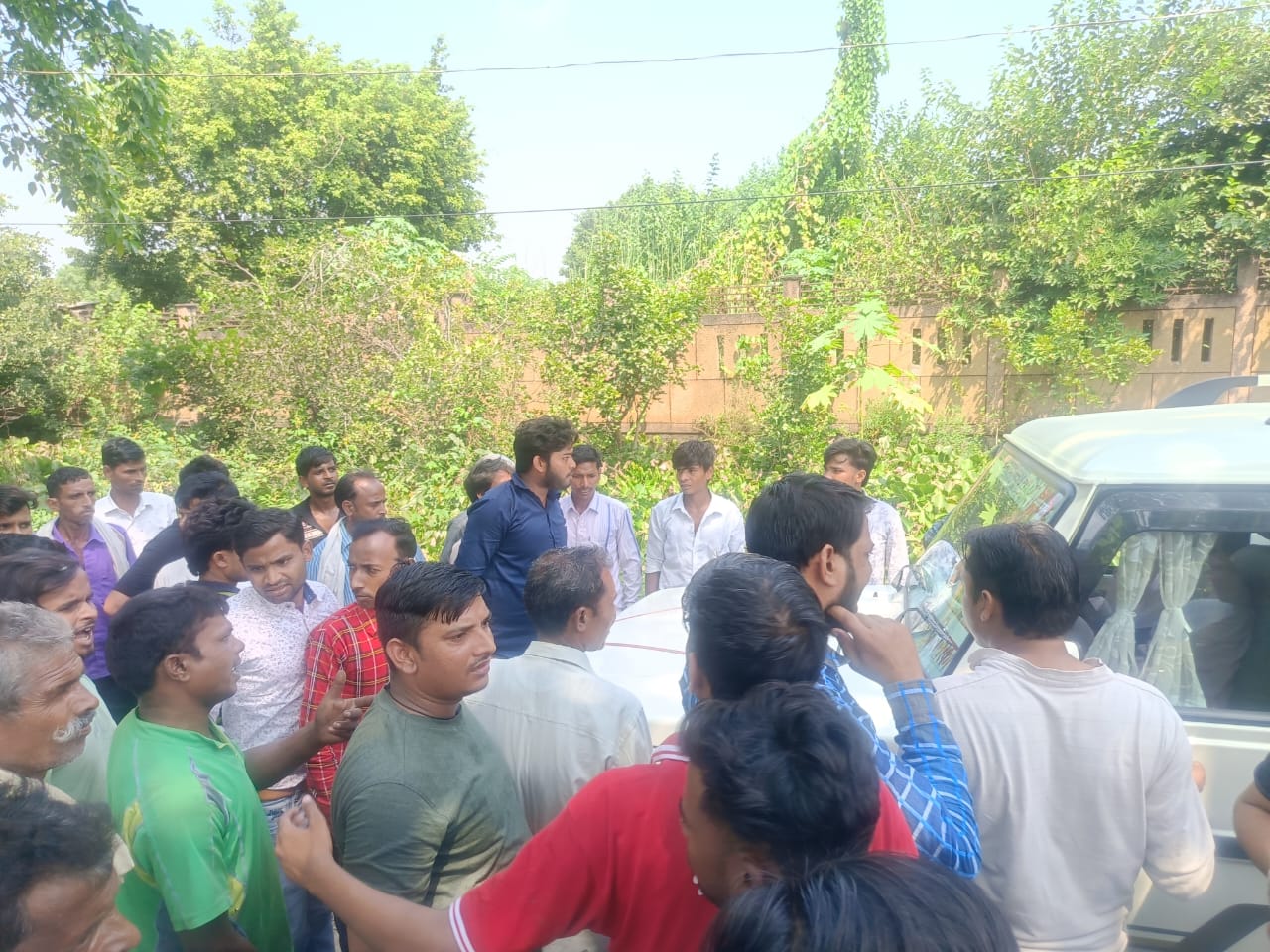 Kasganj news दो बाइकों की भिड़ंत में तीन की मौत, चार घायल