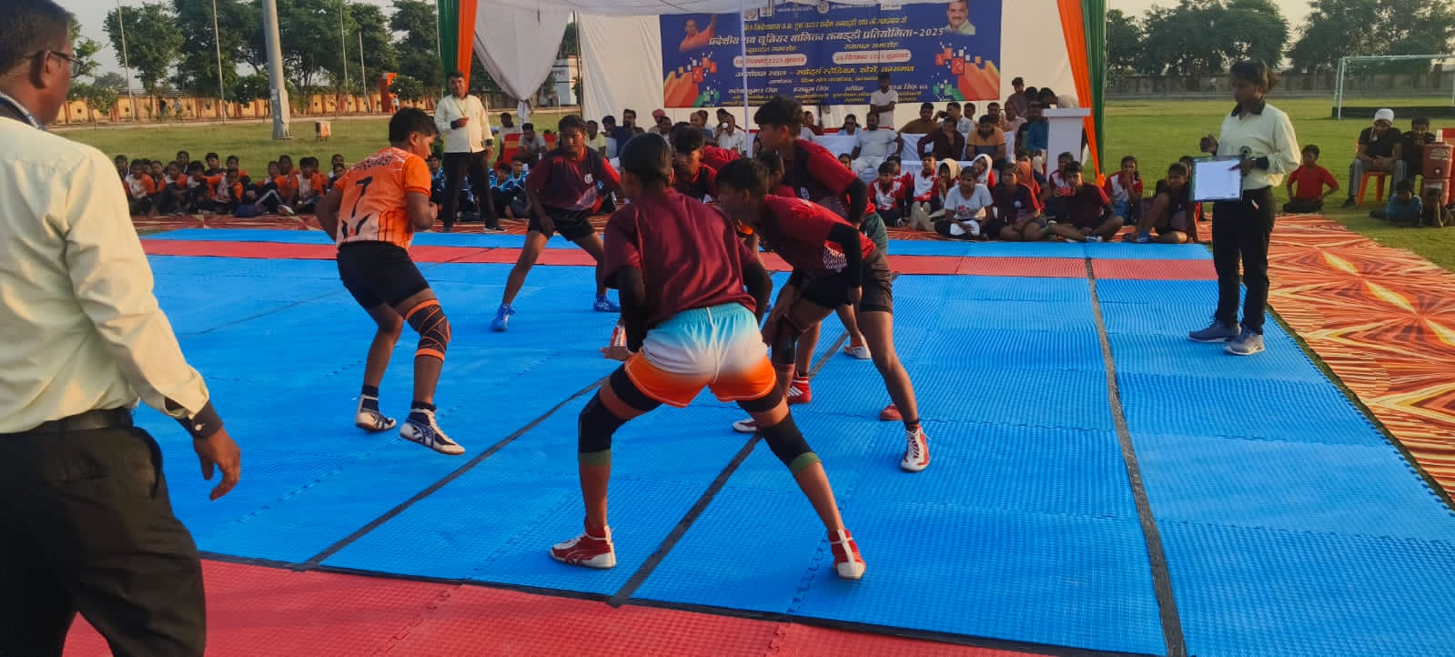 KASGANJ news राज्य स्तरीय सब-जूनियर बालिका कबड्डी प्रतियोगिता में दूसरे दिन हुए 12 मुकाबले