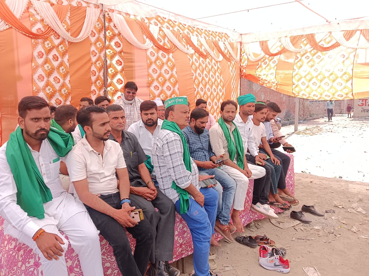 Bareilly News-किसानों की समस्याओं को लेकर बीकेयू (महात्मा टिकैत) ने सौंपा ज्ञापन