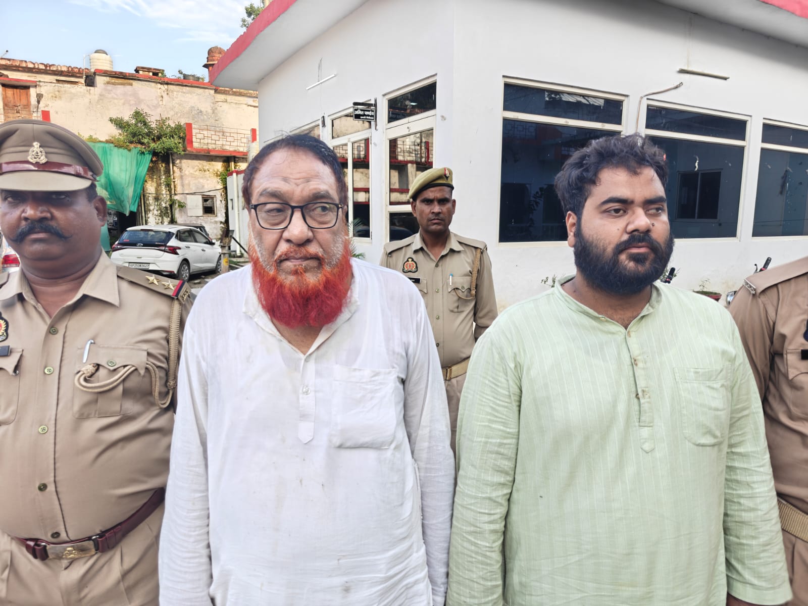 Bareilly News: मौलाना तौकीर का राइट हैंड और बरेली बवाल का मास्टर माइंड डॉ. नफीस बेटे समेत गया जेल