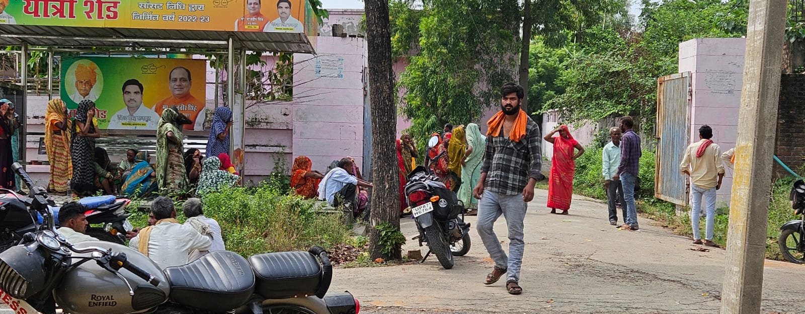 KASGANJ NEWS ससुराल में विवाहिता ने फांसी लगाकर दी जान, मायके पक्ष ने पति और मां पर लगाया हत्या का आरोप