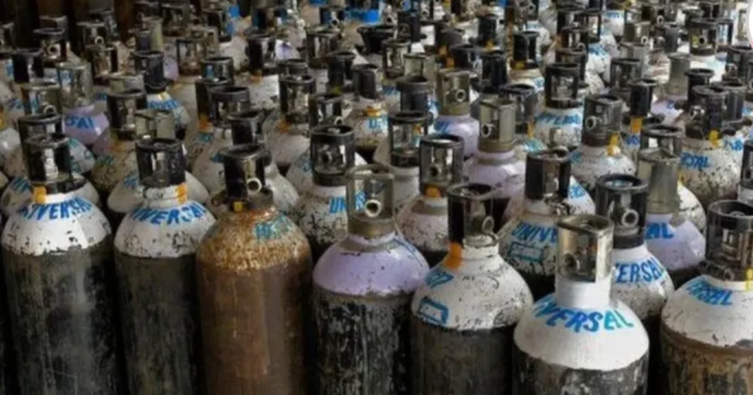  Bareilly News:  टीपी नगर में मेडिकल ऑक्सीजन बताकर बेची जा रही थी इंडस्ट्रियल गैस, दुकानदार पर रिपोर्ट दर्ज