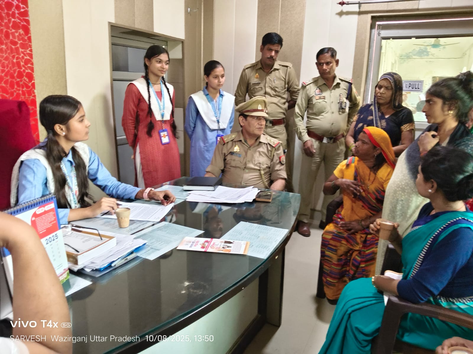 Badaun News:“थाना प्रभारी बनी दिशा”: मिशन शक्ति 5.0 के तहत बदायूं की छात्रा को मिला नेतृत्व का मंच