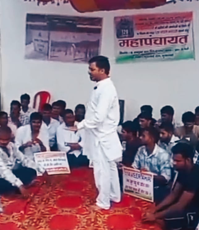 Moradabad News: ‘120 बहादुर’ फिल्म के नाम पर यादव समाज का विरोध, टोल प्लाजा पर प्रदर्शन