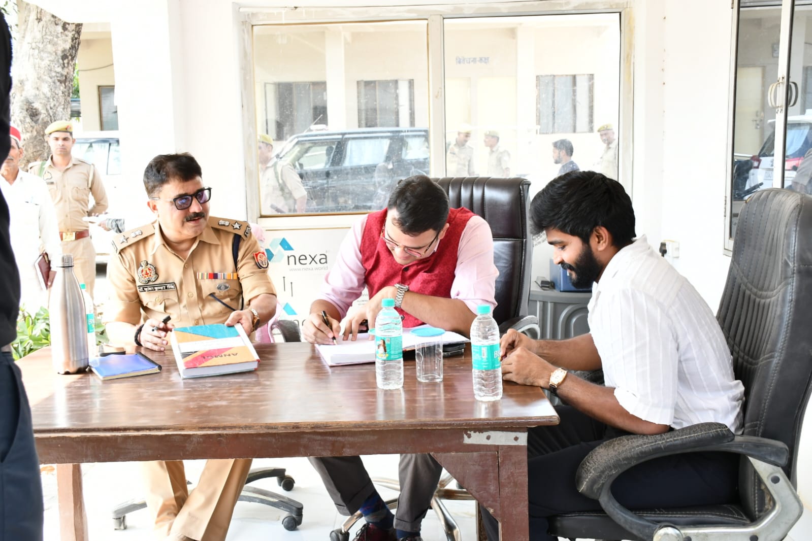 Badaun News:थाना दिवस पर बदायूं प्रशासन सक्रिय: जिलाधिकारी और एसएसपी ने सुनीं जनता की समस्याएं, दिए त्वरित निस्तारण के निर्देश