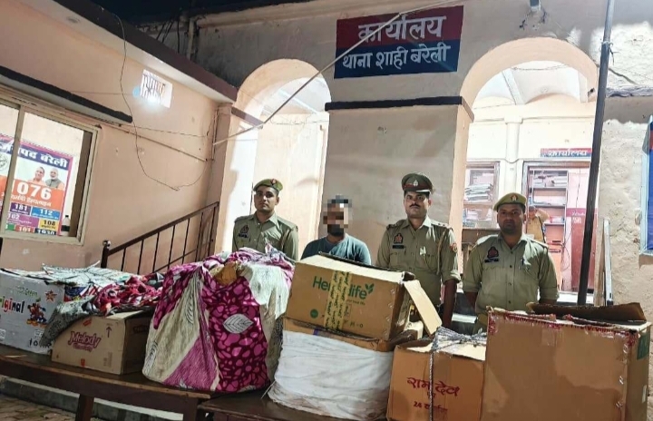 Bareilly News : दीवाली से पहले शाही पुलिस की बड़ी कार्रवाई : 01 कुंतल 53 कि0ग्रा0 अबैध पटाखे बरामद, एक गिरफतार