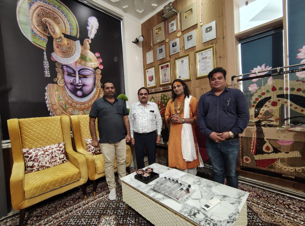 Mathura News: टीबी से डरना नहीं, इलाज कराना है: स्वामी अनिरूद्धाचार्य 