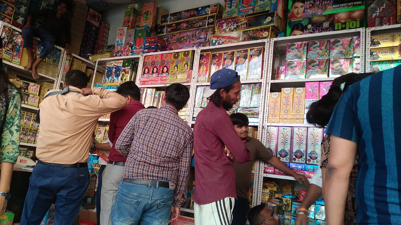 Bareilly News:  अबकी जीआईसी और इस्लामिया ग्राउंड पर भी लगेगा पटाखा बाजार