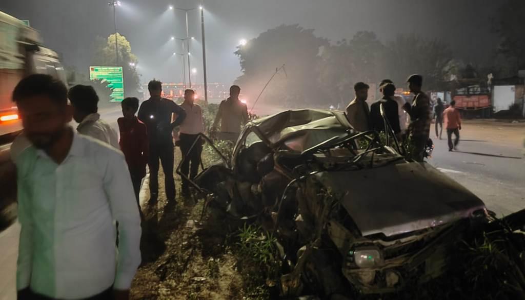 Bareilly News : फतेहगंज पश्चिमी में भीषण सड़क हादसा- एक युवक की मौत, चार युवक गंभीर घायल