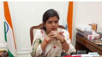 Bareilly News:  कैंट में अतिक्रमण पर चला बुलडोजर, मदारियों की पुलिया से धोपेश्वरनाथ मंदिर तक चला अभियान