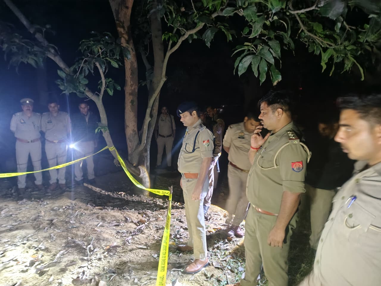 Badaun News:कादरचौक पुलिस और  लुटेरे के बीच मुठभेड़, गोली लगने से आरोपी घायल