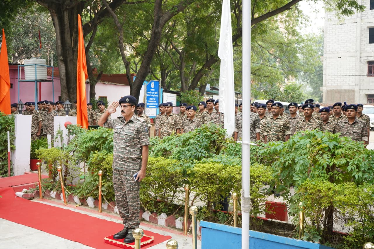 Mathura News: राष्ट्रीय एकता दिवस पर मथुरा में दिखा जोश और राष्ट्रभक्ति का माहौल