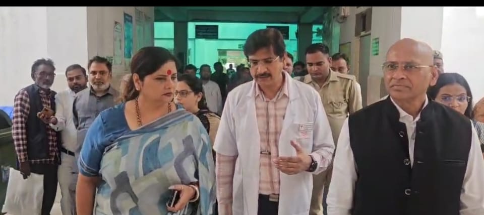 KASGANJ NEWS महिला आयोग की अध्यक्ष ने किया जिला अस्पताल का दौरा,ममता कुलकर्णी के बयान पर साधा निशाना