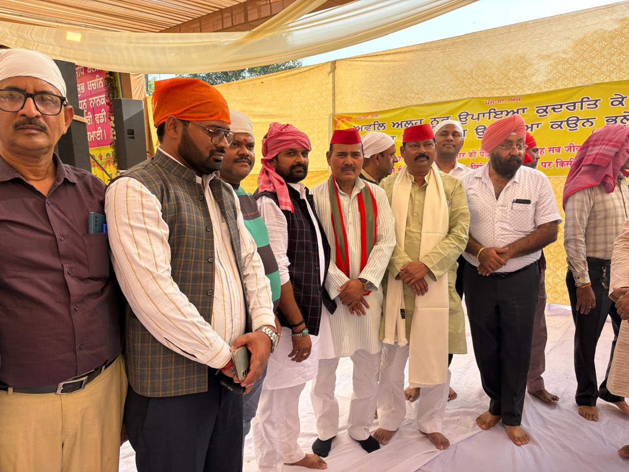 Bareilly News-  गुरुनानक देव ने दिया मानवता, समानता और सेवा का संदेश: सपा जिलाध्यक्ष