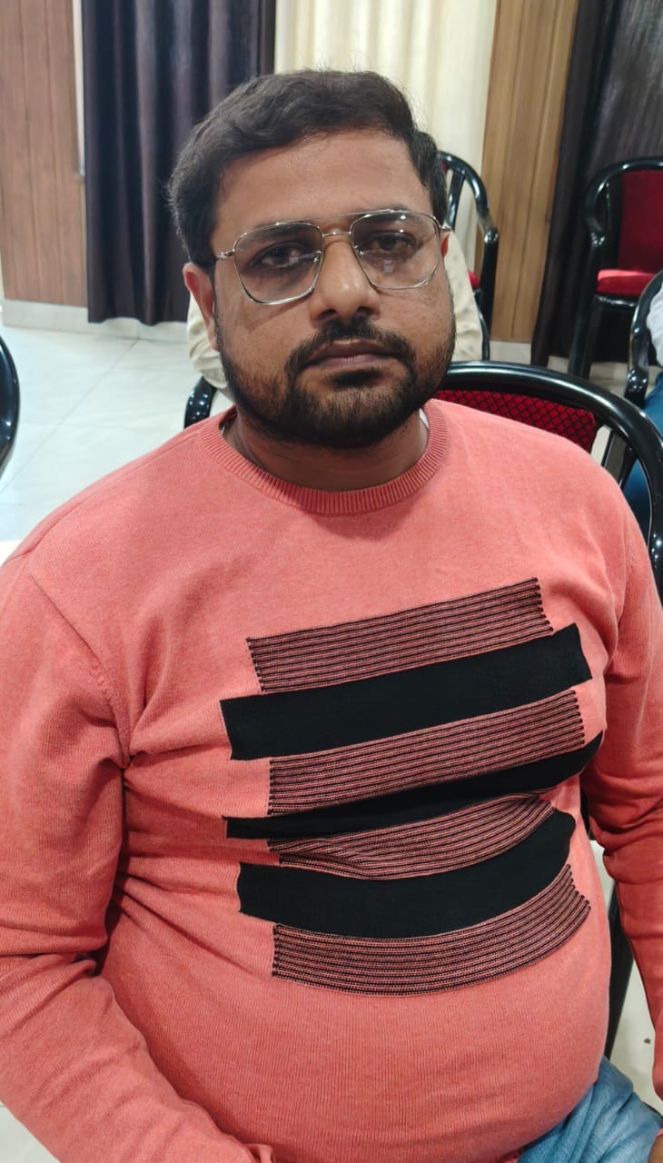 Bareilly News- चकबंदी अधिकारी का पेशकार घूस लेते रंगेहाथ गिरफ्तार